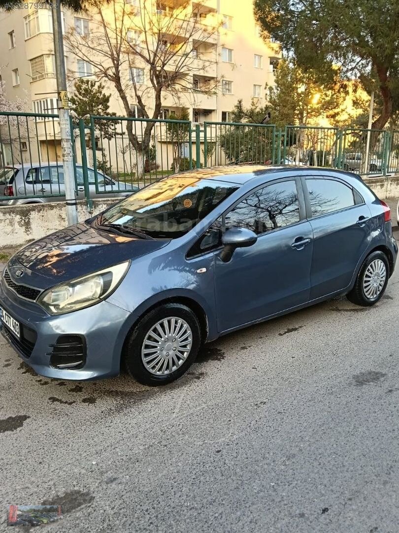 Galeriden Kia Rio 1.4 CRDi Comfort 2016 Model İstanbul 230.000 km Mavi 5