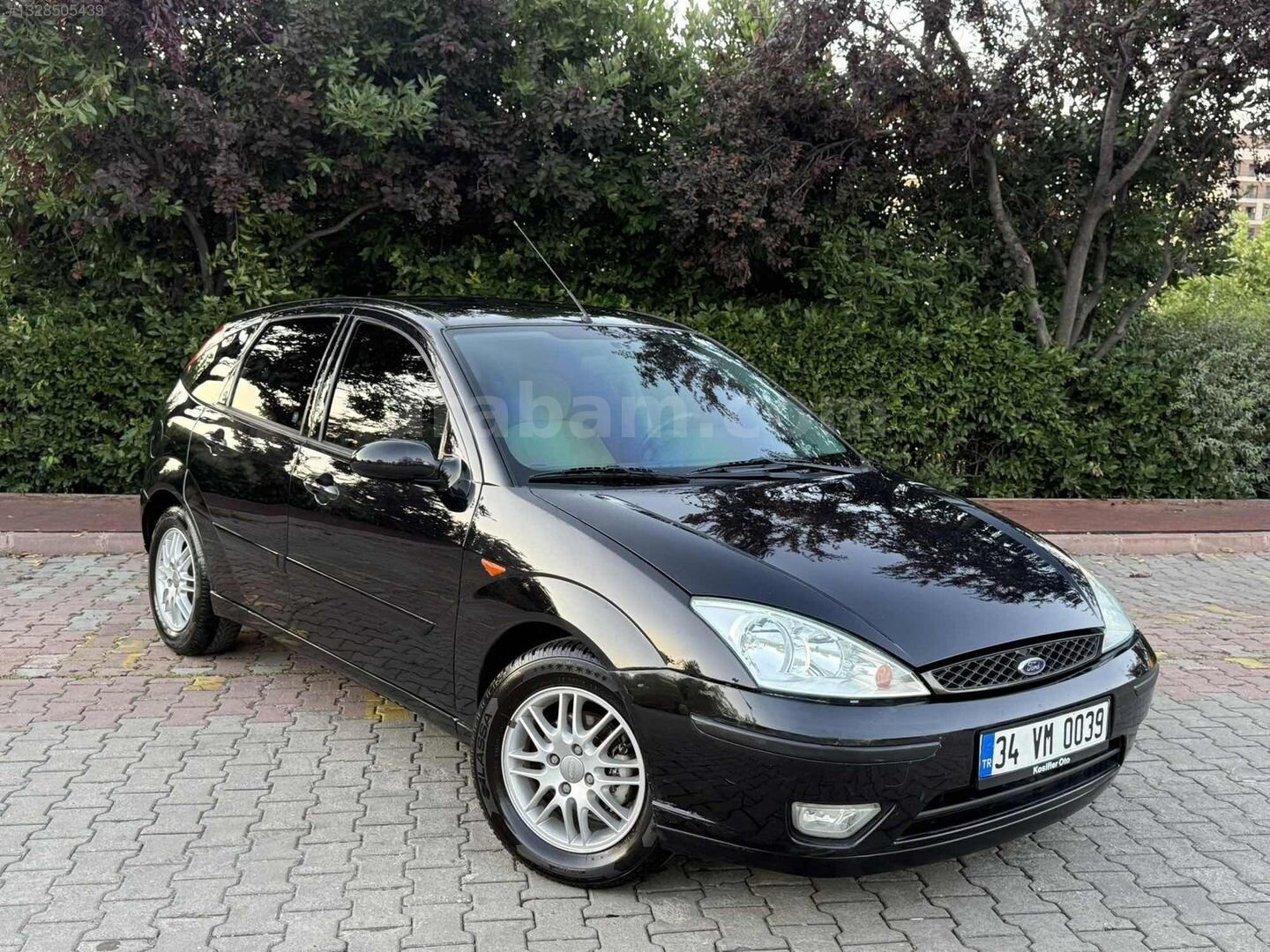 Galeriden Ford Focus 1.6 Ghia 2004 Model İstanbul 143.000 km Siyah 1