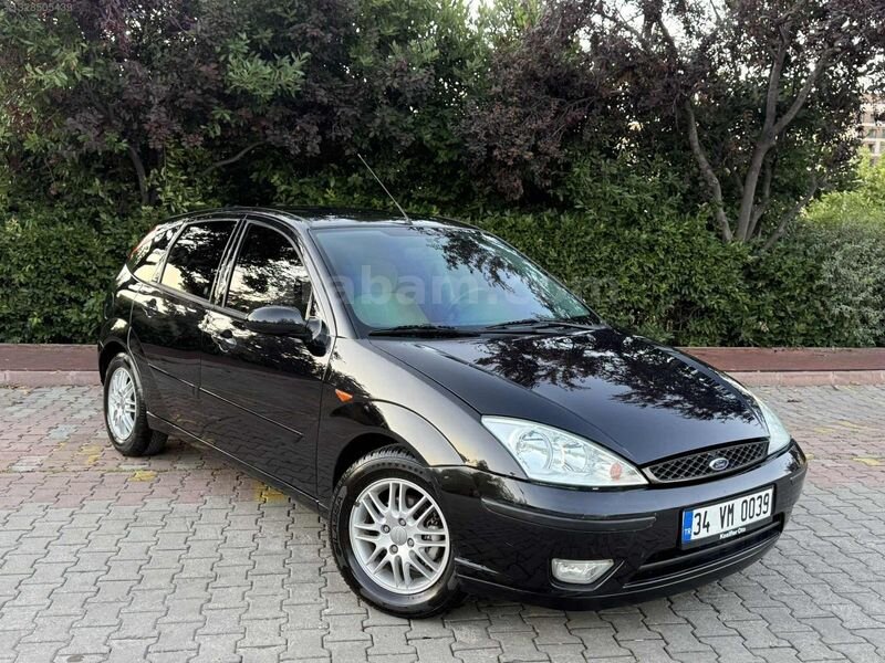 Galeriden Ford Focus 1.6 Ghia 2004 Model İstanbul 143.000 km Siyah