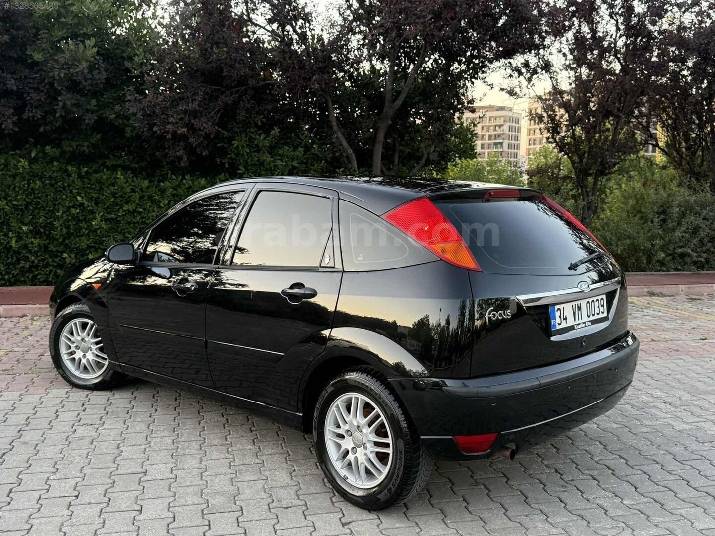 Galeriden Ford Focus 1.6 Ghia 2004 Model İstanbul 143.000 km Siyah 6