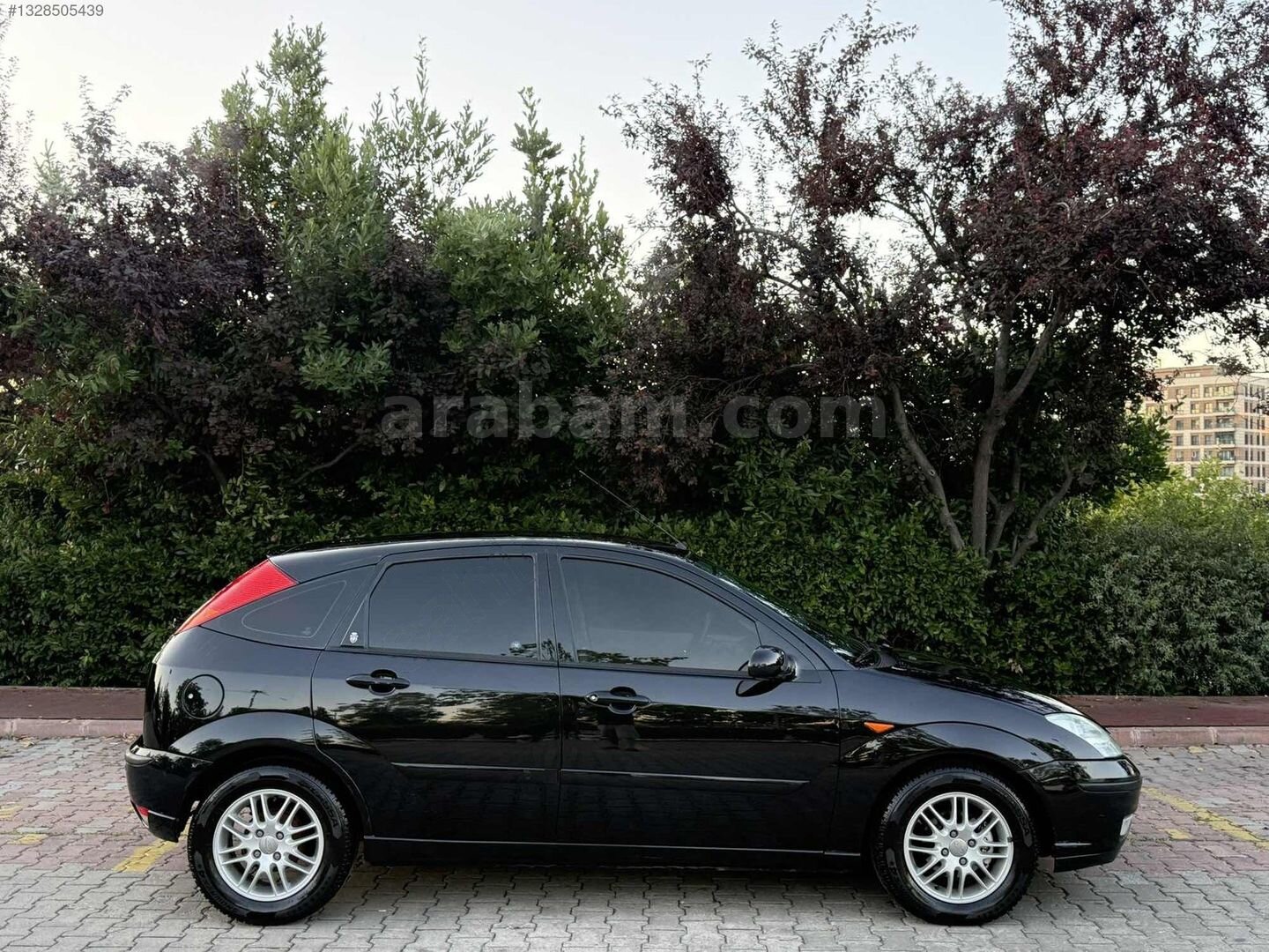 Galeriden Ford Focus 1.6 Ghia 2004 Model İstanbul 143.000 km Siyah 7