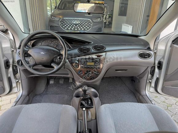 ORJİNAL TR DE TEK 167 BİN KM DE İLK EL 1.6 GHİA FOCUS SEDAN