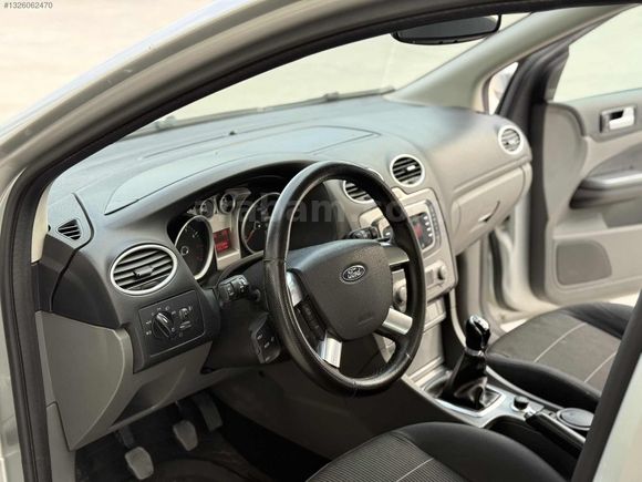 2010 FORD FOCUS 1.6 TİTANİUM KAPUT TAVAN BOYASIZ EMSALSİZZ