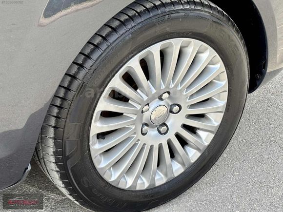 DEĞİŞENSİZ-TİTANİUM SEDAN FULL-SADECE 128.000KM-FOCUS-BRC LPG