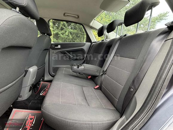 DEĞİŞENSİZ-TİTANİUM SEDAN FULL-SADECE 128.000KM-FOCUS-BRC LPG