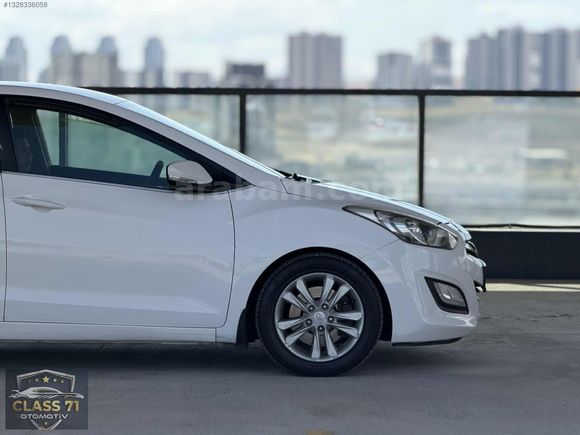CLASS71'DEN|2013 HYUNDAİ İ30 1.6CRDİ HATASIZ-BOYASIZ