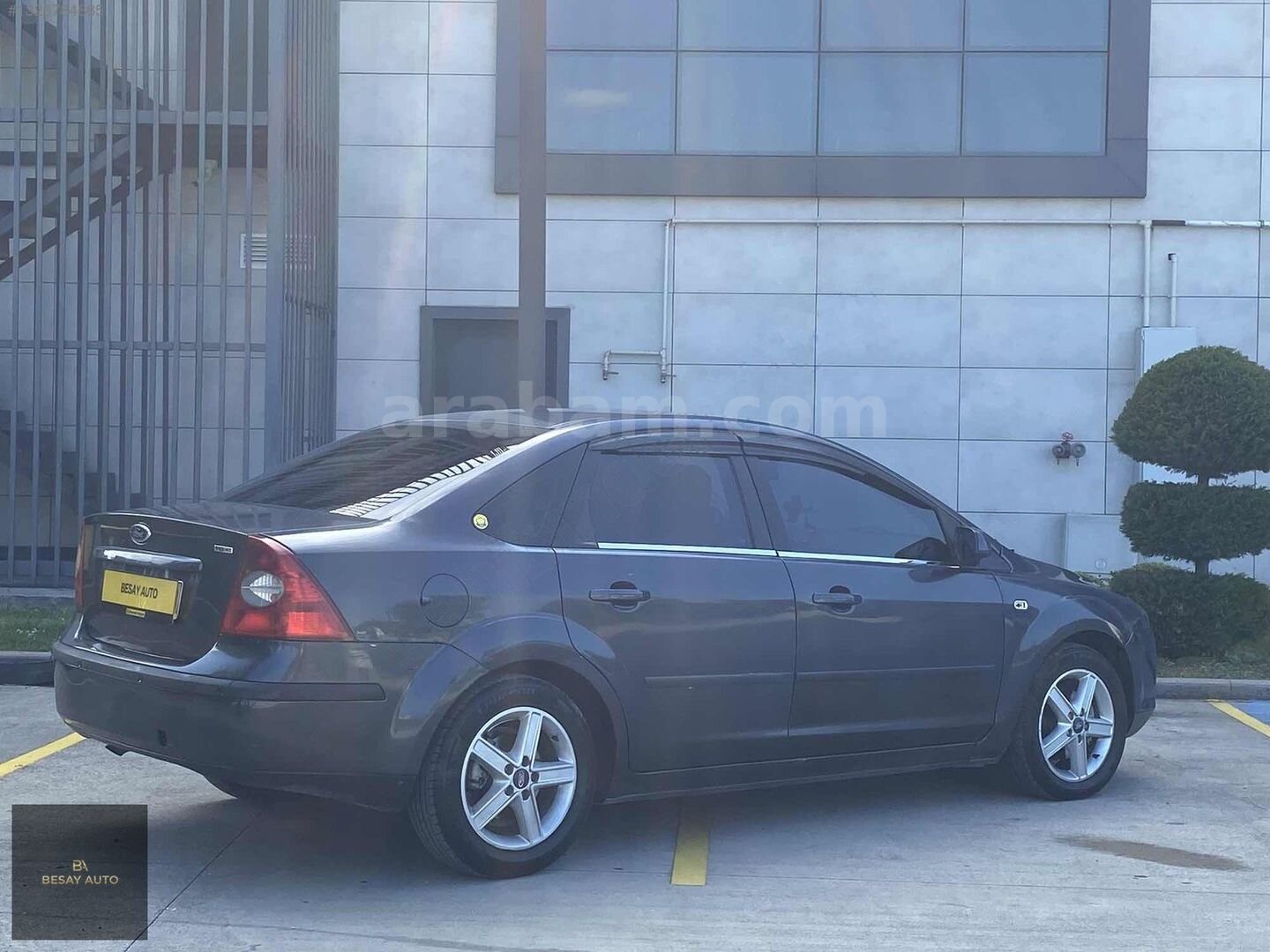 Galeriden Ford Focus 1.6 TDCi Collection 2008 Model Sakarya 360.000 km Siyah 7