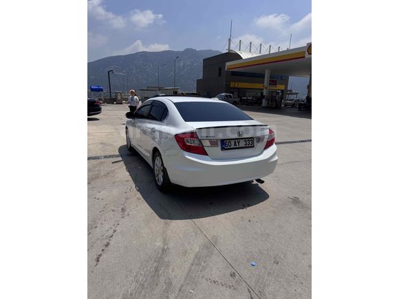 Sahibinden Honda Civic 1.6i VTEC Eco Elegance 2014 Model 