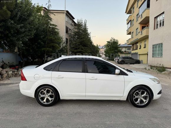 OĞUZ ' DAN DÜŞÜK KM FORD FOCUS COLLECTİON FOCUS CAM GİBİ