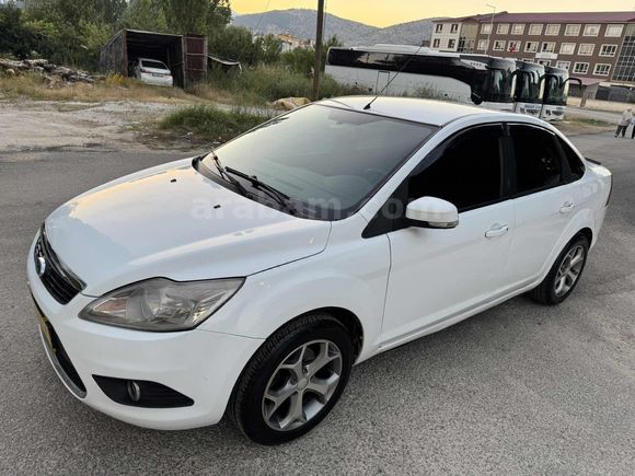 OĞUZ ' DAN DÜŞÜK KM FORD FOCUS COLLECTİON FOCUS CAM GİBİ