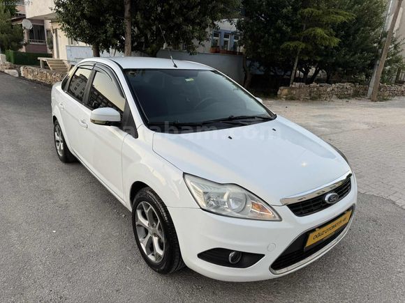 OĞUZ ' DAN DÜŞÜK KM FORD FOCUS COLLECTİON FOCUS CAM GİBİ