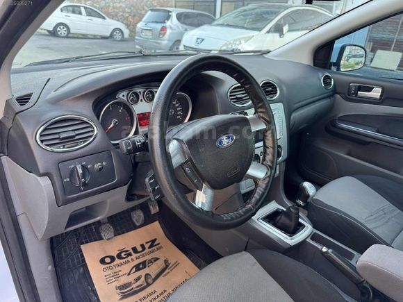 OĞUZ ' DAN DÜŞÜK KM FORD FOCUS COLLECTİON FOCUS CAM GİBİ