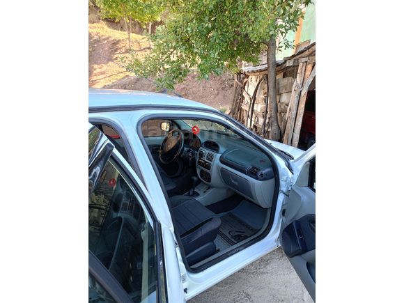 Sahibinden Renault Clio 1.4 Expression 2005 Model