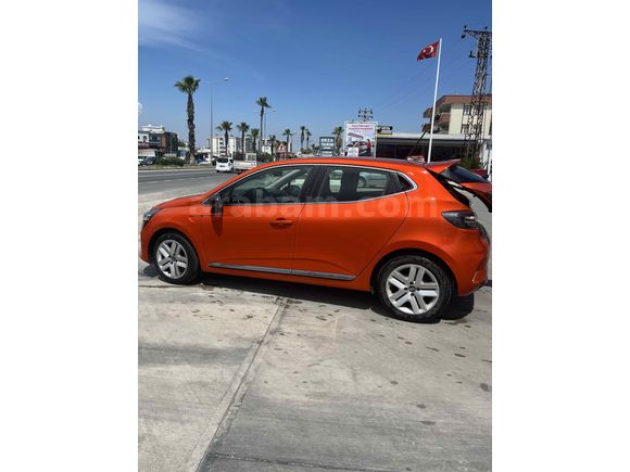 İlk Sahibinden öğretmenden Renault Clio 1.0 TCe Evolution 2023 Model  45000km Turuncu