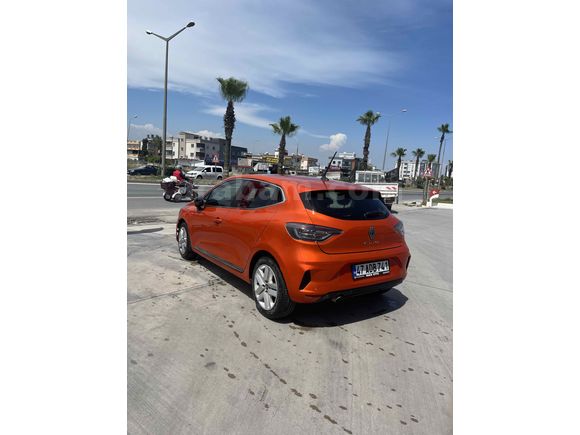 İlk Sahibinden öğretmenden Renault Clio 1.0 TCe Evolution 2023 Model  45000km Turuncu