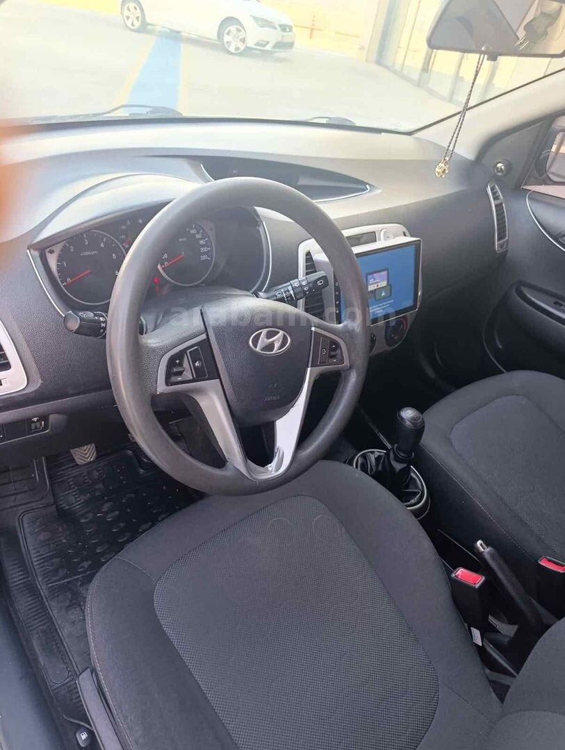 Galeriden Hyundai i20 Troy 1.4 CRDi Prime Plus 2012 Model Gaziantep 235.000 km Siyah 5