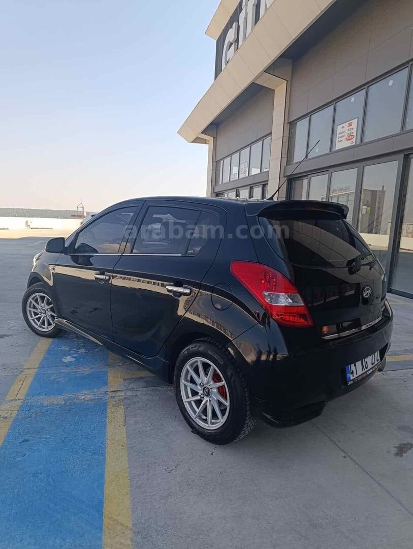 Galeriden Hyundai i20 Troy 1.4 CRDi Prime Plus 2012 Model Gaziantep 235.000 km Siyah 2