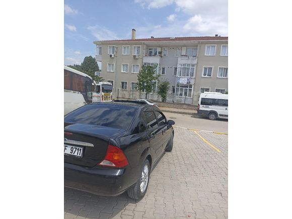 Sahibinden Ford Focus 1.6 Ghia 2001 Model  sanruflu