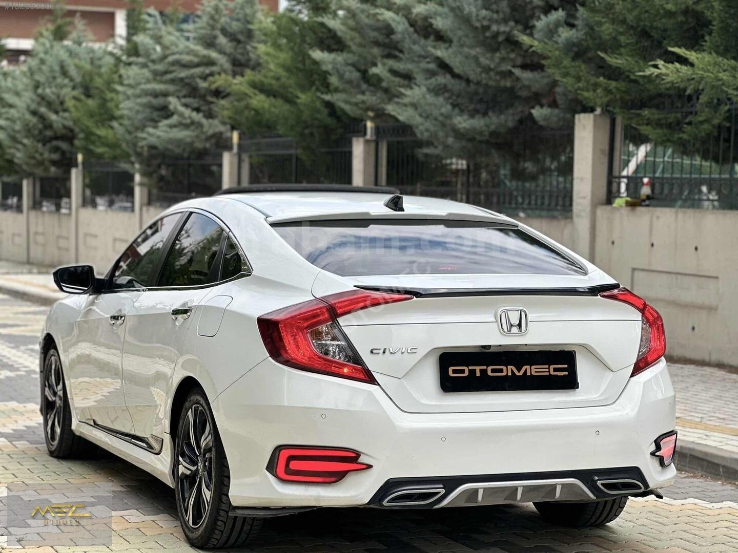 Galeriden Honda Civic 1.6i VTEC Eco Executive 2020 Model Ankara 97.000 km Beyaz 4
