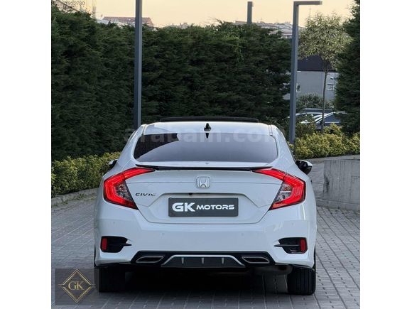35.000 KM SERVİS BAKIMLI + İLK GÜN GİBİ + FULL DONANIM