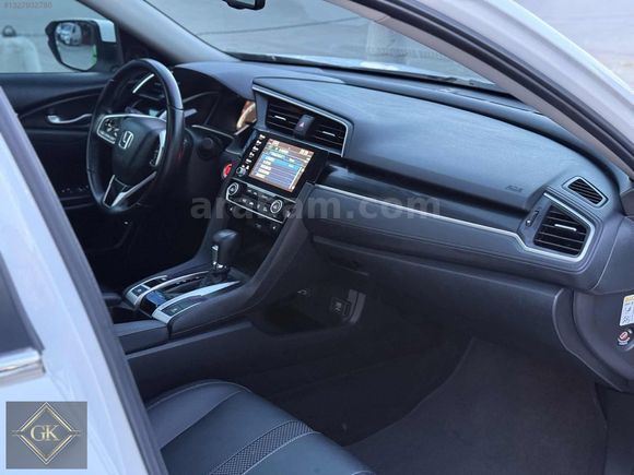35.000 KM SERVİS BAKIMLI + İLK GÜN GİBİ + FULL DONANIM
