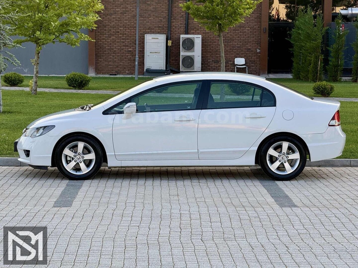 Galeriden Honda Civic 1.6i VTEC Premium 2011 Model Eskişehir 35.000 km Beyaz 7