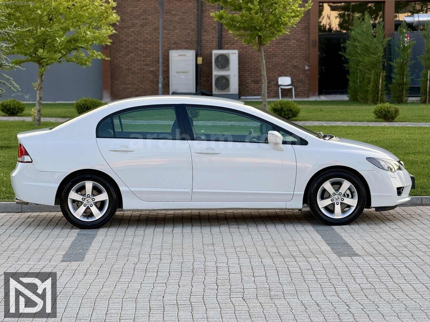 Galeriden Honda Civic 1.6i VTEC Premium 2011 Model Eskişehir 35.000 km Beyaz 6