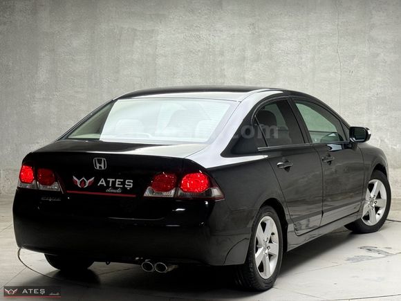 ORJİNAL DEĞİŞENSİZ HONDA CİVİC 1.6 İ-VTEC PREMİUM