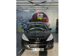 Peugeot 206+ 1.4 Comfort 2010 Model 