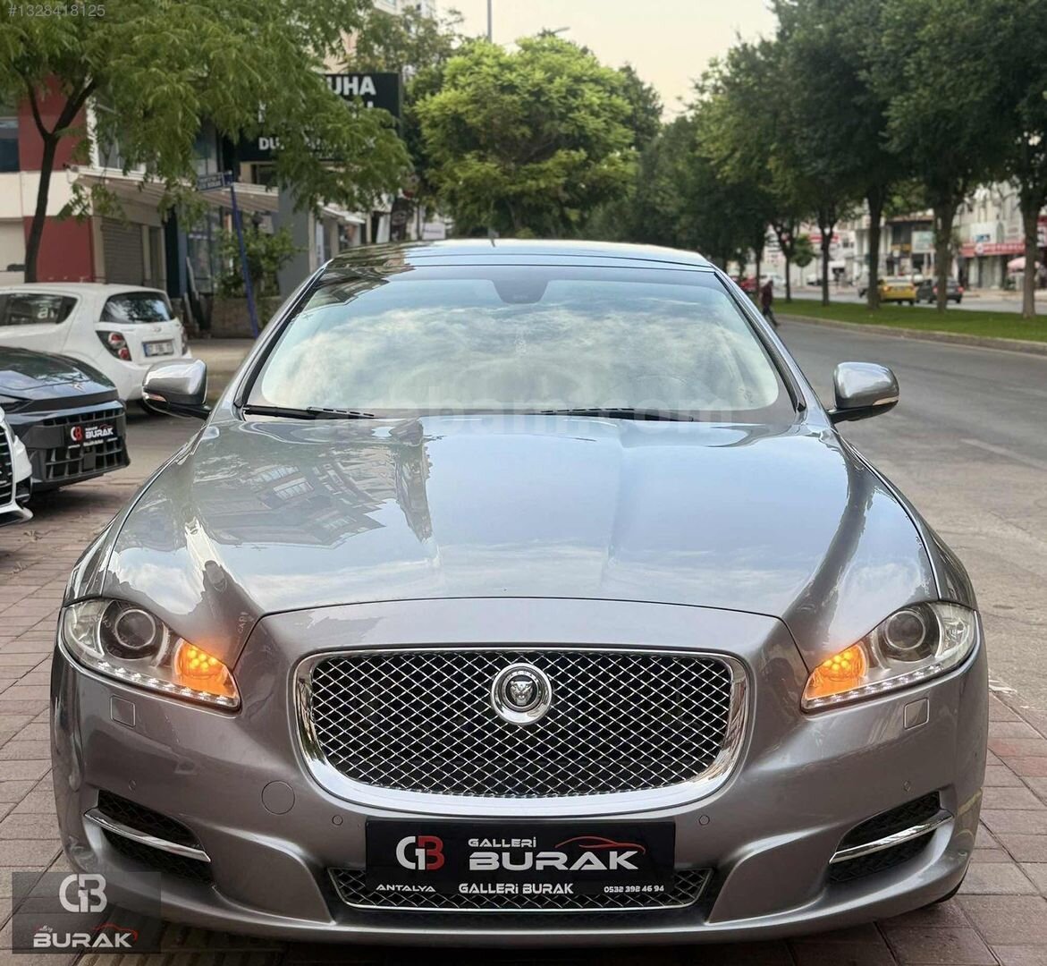 Galeriden Jaguar XJ 3.0 D Portfolio 2011 Model Antalya 127.000 km Füme 1