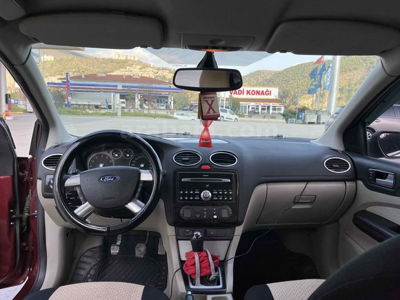 Sahibinden Ford Focus 1.6 Ghia 2005 Model 