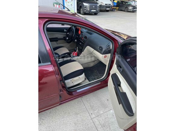Sahibinden Ford Focus 1.6 Ghia 2005 Model 