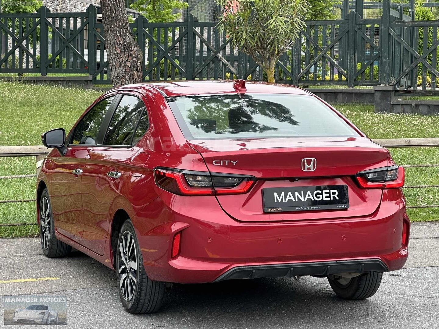 Galeriden Honda City 1.5 i-VTEC Executive 2021 Model İstanbul 79.500 km Bordo 6