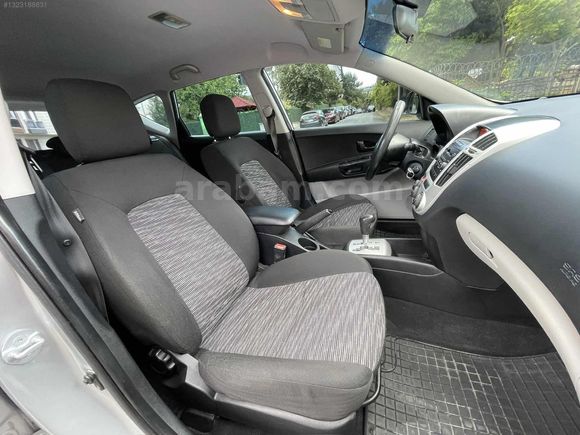 2009 KUSURSUZ TEMİZLİKTE 1.6 CRDİ KİA CEED SW
