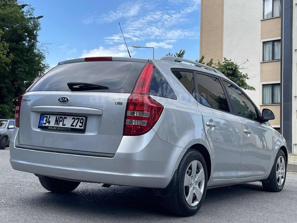 2009 KUSURSUZ TEMİZLİKTE 1.6 CRDİ KİA CEED SW