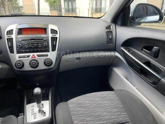 2009 KUSURSUZ TEMİZLİKTE 1.6 CRDİ KİA CEED SW