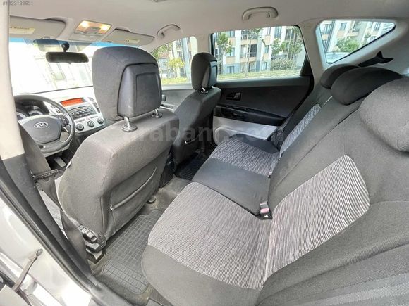 2009 KUSURSUZ TEMİZLİKTE 1.6 CRDİ KİA CEED SW