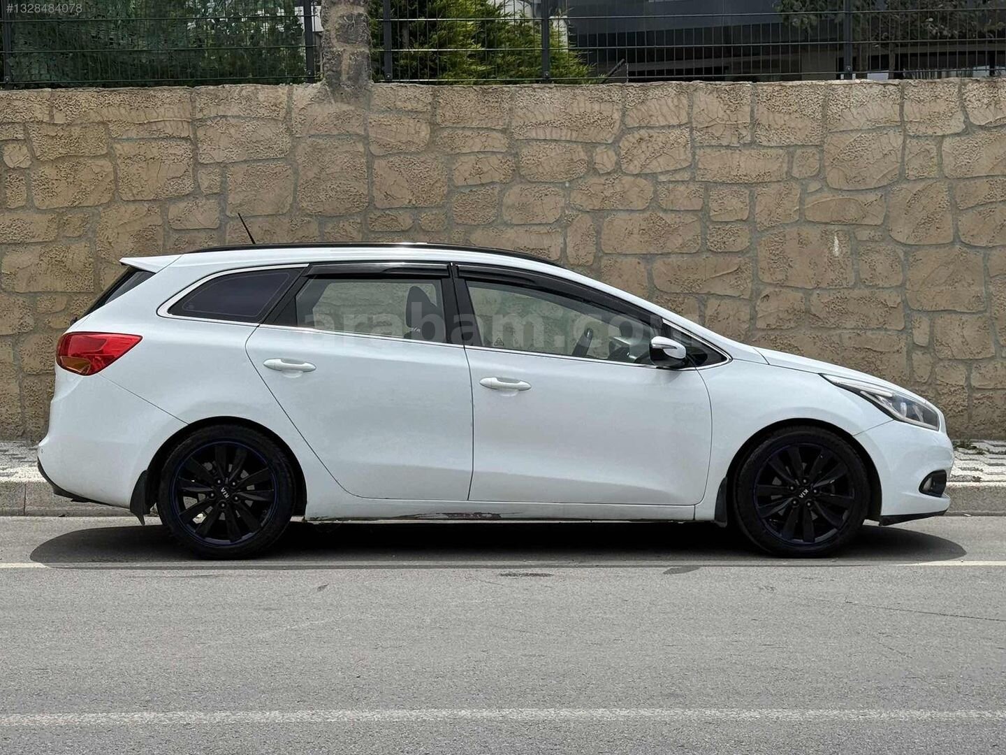 Galeriden Kia Ceed 1.6 CRDi Concept Plus SW 2012 Model Kocaeli 238.000 km Beyaz 6
