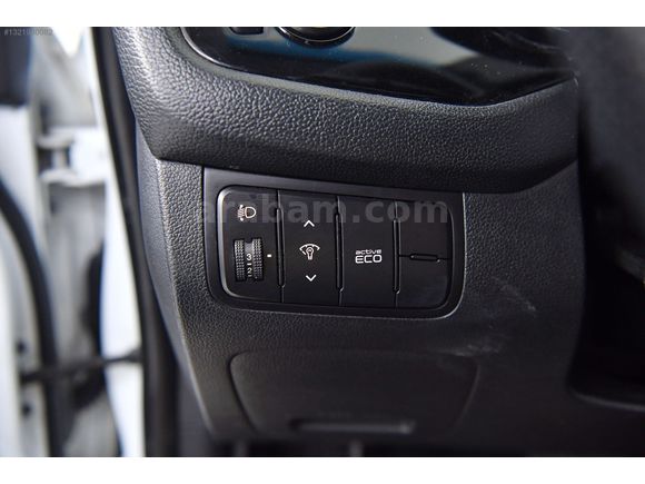 KUZEN AUTO KİA CEED 1.6 CRDİ DİZEL OTOMATİK