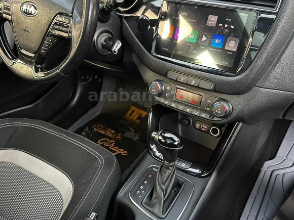 DEĞİŞENSİZ DİZEL OTOMATİK KİA CEED CAM TAVANLI