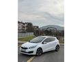 DEĞİŞENSİZ DİZEL OTOMATİK KİA CEED CAM TAVANLI