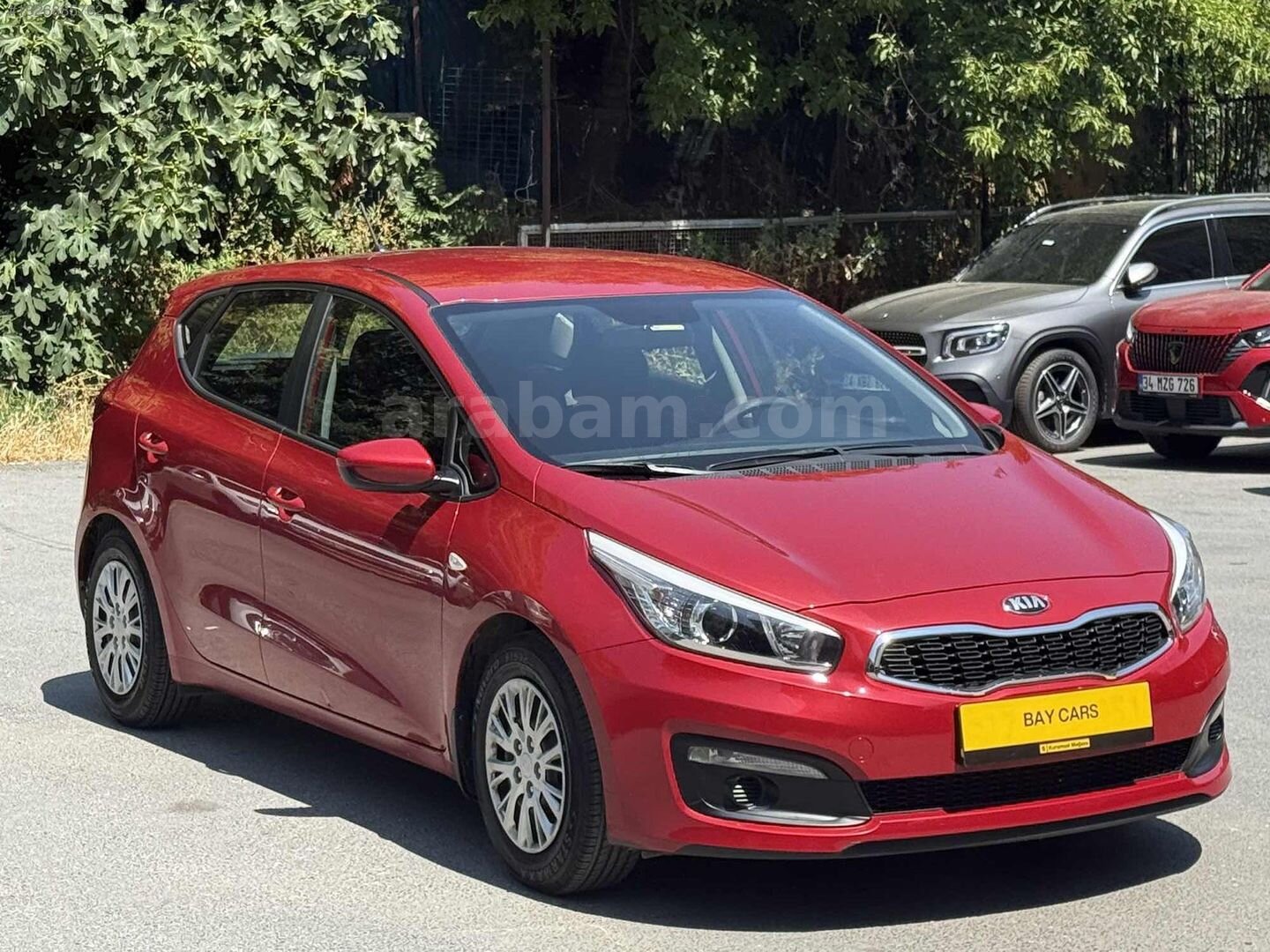 Galeriden Kia Ceed 1.4 Live 2017 Model İstanbul 68.000 km Kırmızı 2