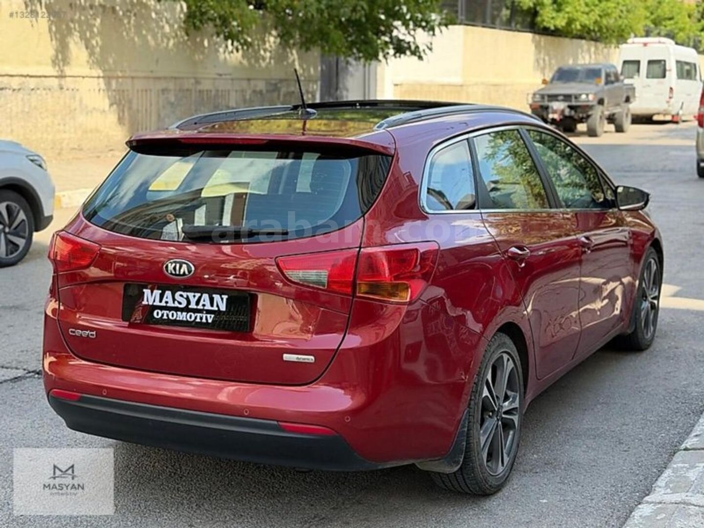 Galeriden Kia Ceed 1.6 CRDi Concept Plus SW 2015 Model İstanbul 225.000 km Bordo 6