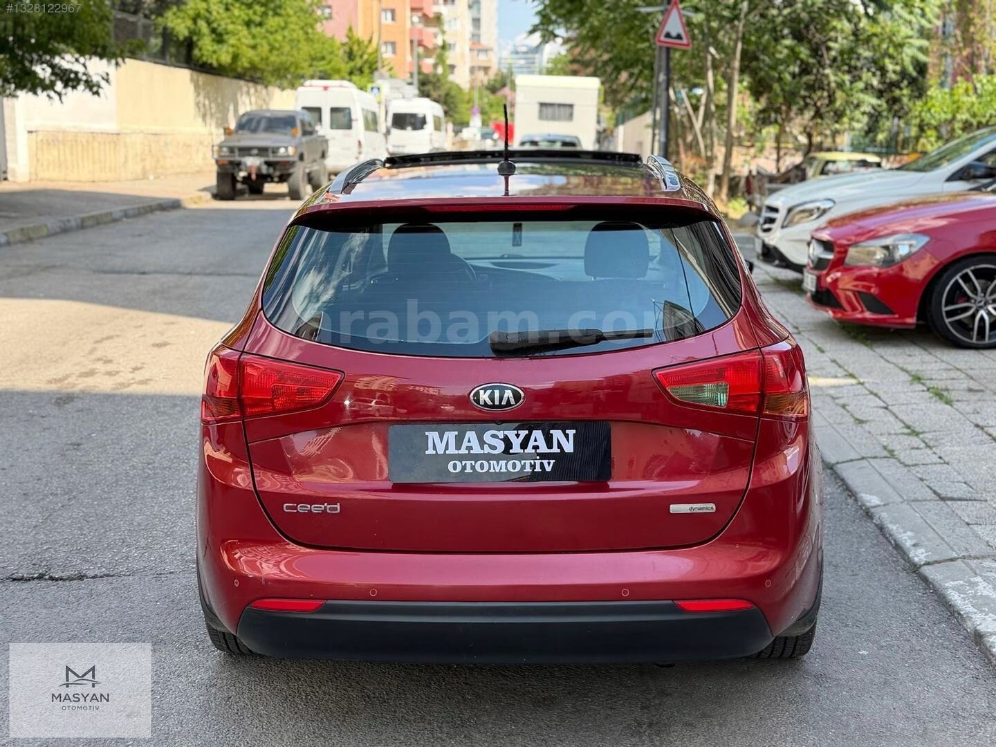 Galeriden Kia Ceed 1.6 CRDi Concept Plus SW 2015 Model İstanbul 225.000 km Bordo 5
