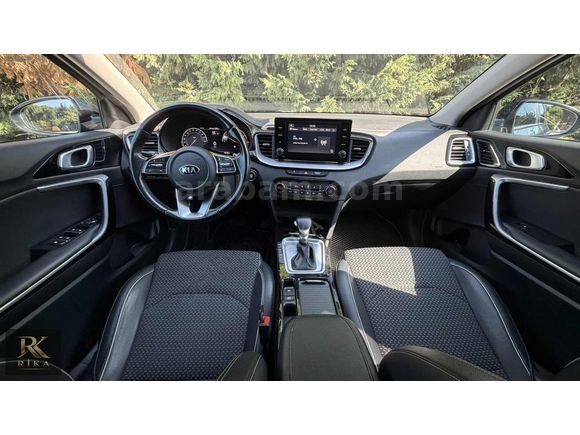 SADECE 72000 km İLK SAHİBİNDEN HATASIZ SERVİS BAKIMLI