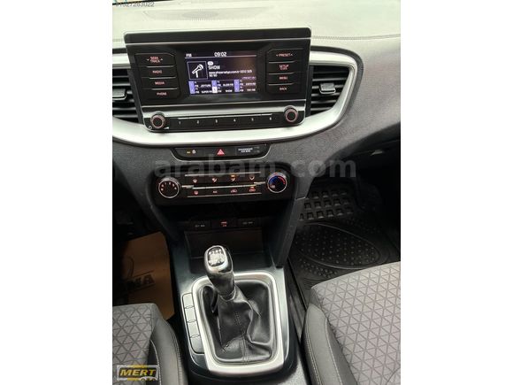 2020 KİA CEED 1.4 COOL 123.000 KM TEMİZ BAKIMLI