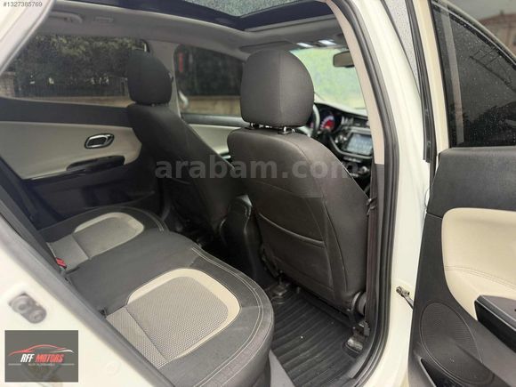 RFF MOTORSTAN 2015 KİA CEED 1.6 CRDİ CONCEPT PLUS CAMTVN HATASIZ