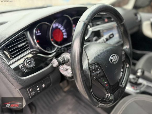 RFF MOTORSTAN 2015 KİA CEED 1.6 CRDİ CONCEPT PLUS CAMTVN HATASIZ
