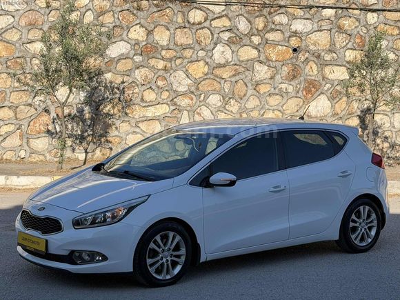 LİDER'DEN HATASIZ BOYASIZ DEĞİŞENSİZ OTOMATİK CEED 148.500