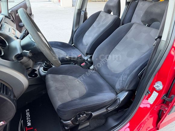 2005 MODEL JAZZ SANROFLU ATEŞ KIRMIZI BİRİNCİ SINIF